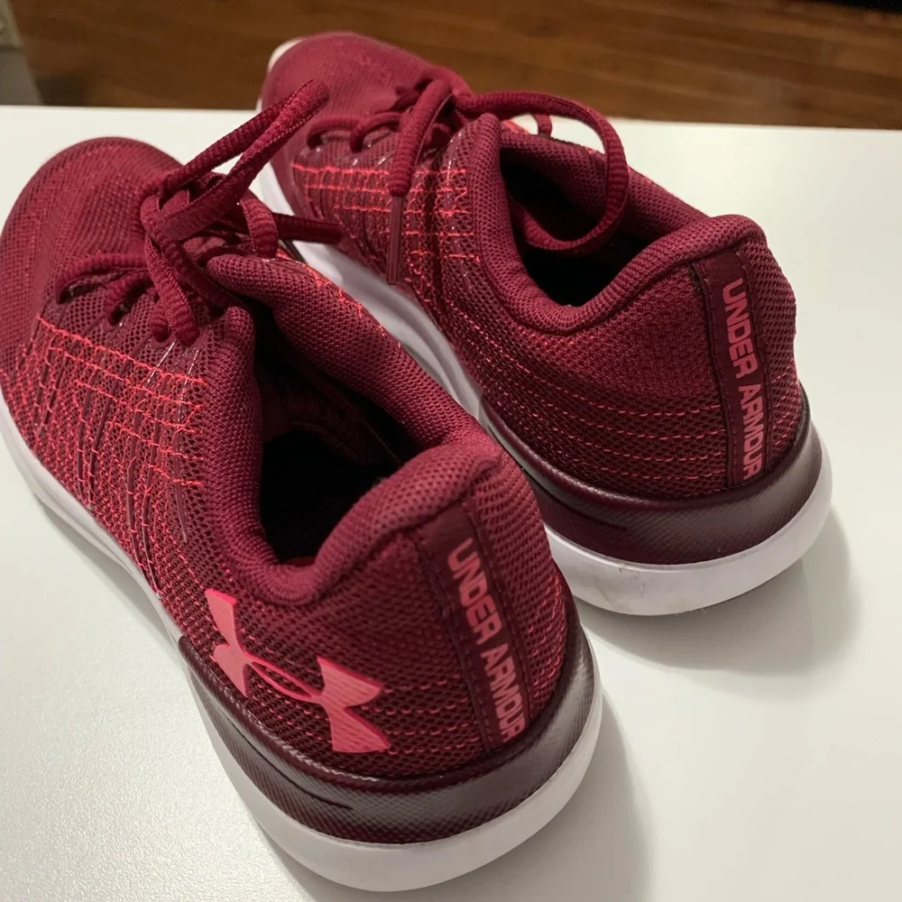 Under armour shoes - Picture 2 of 6